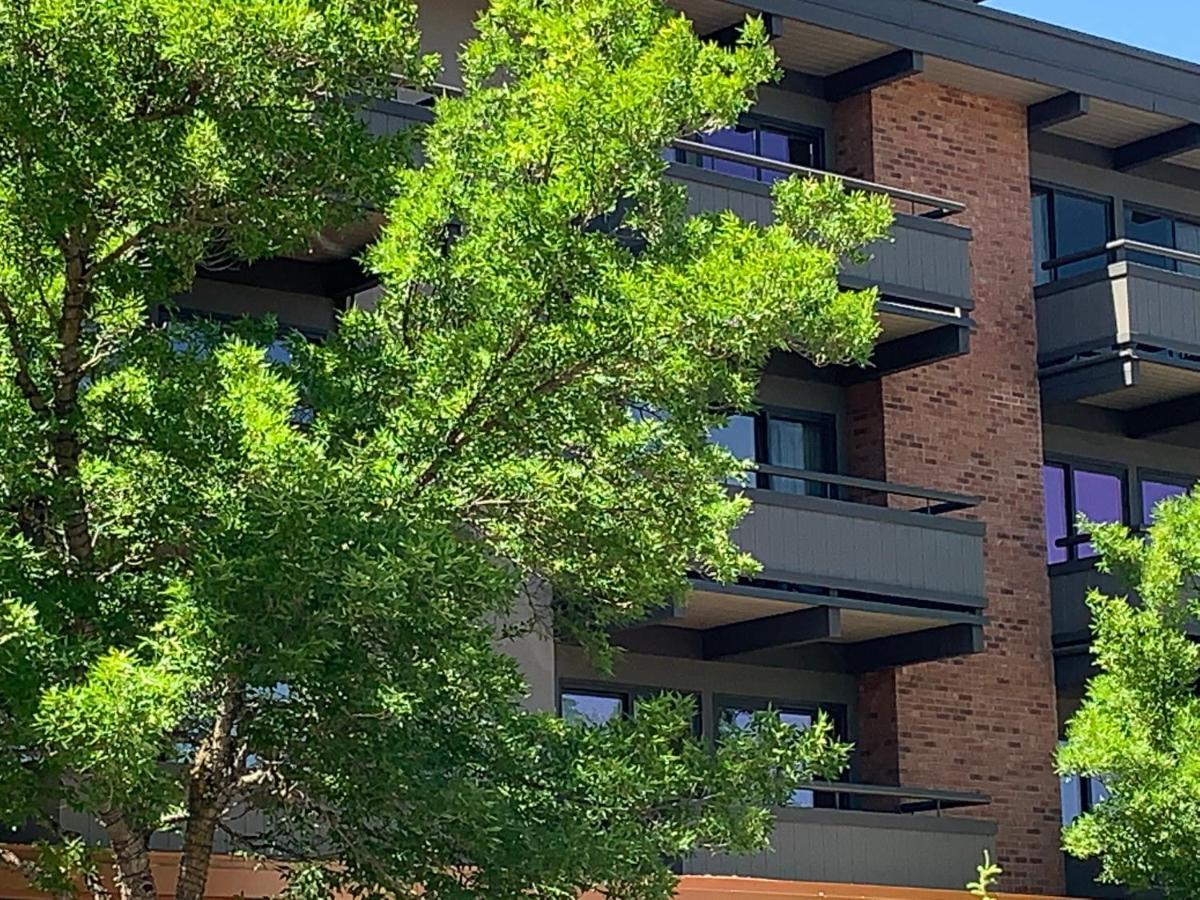 Aspen Square Condominium Hotel Zewnętrze zdjęcie
