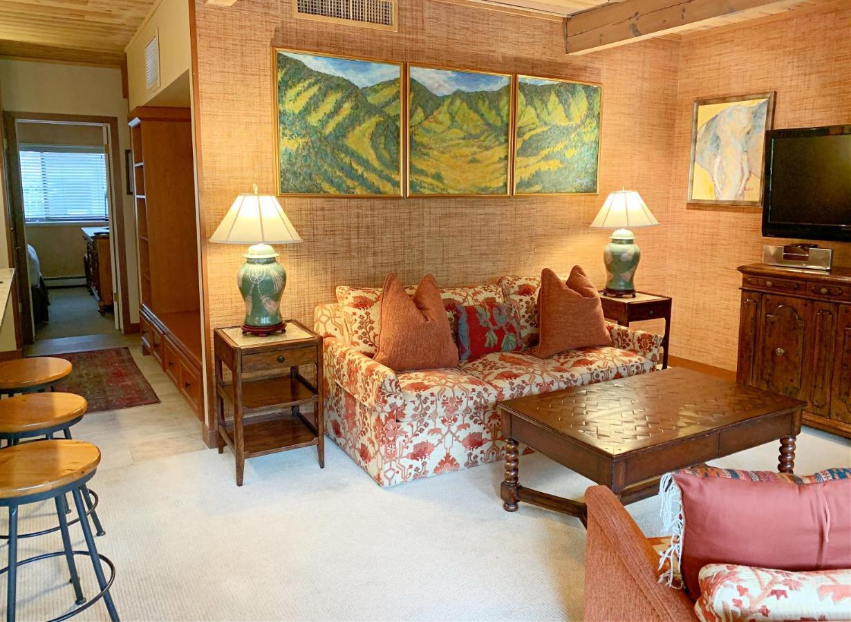 Aspen Square Condominium Hotel Zewnętrze zdjęcie
