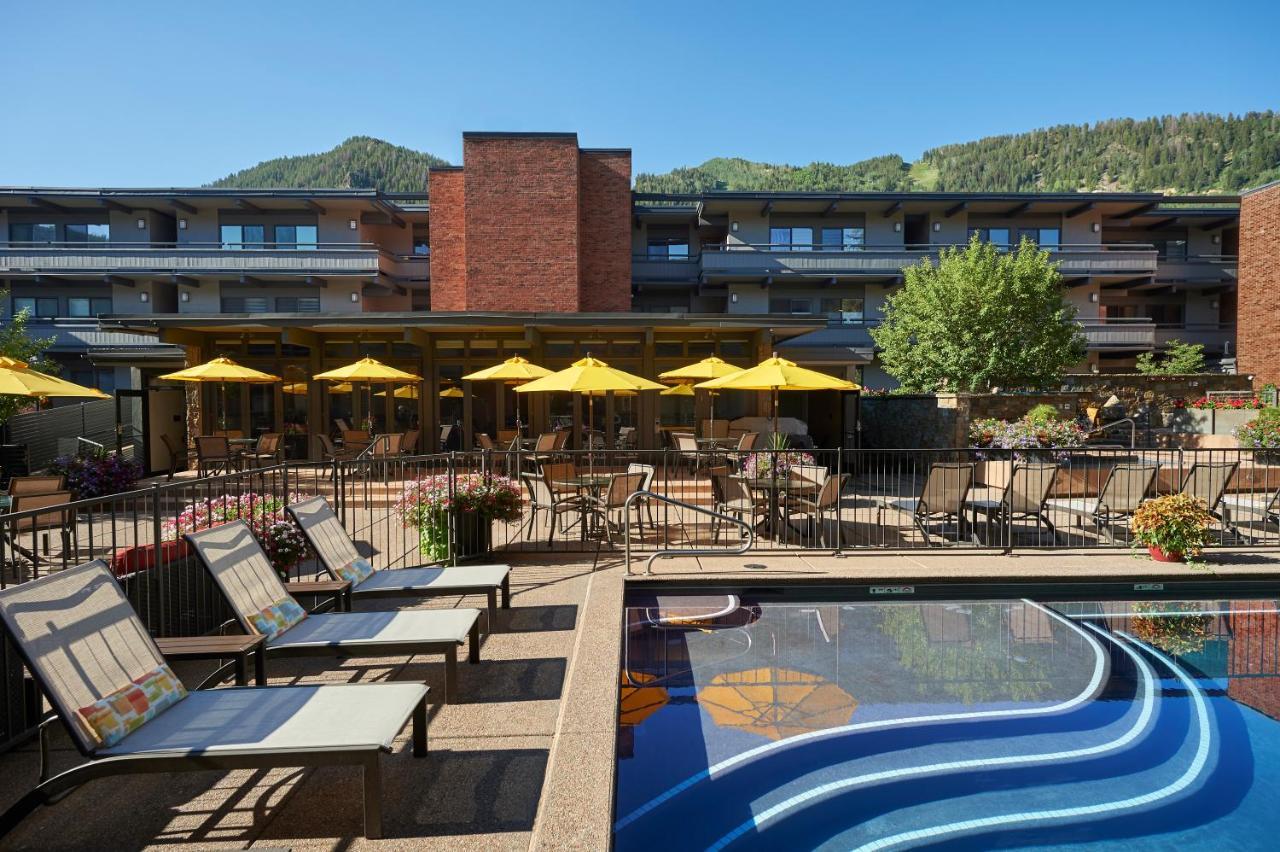 Aspen Square Condominium Hotel Zewnętrze zdjęcie