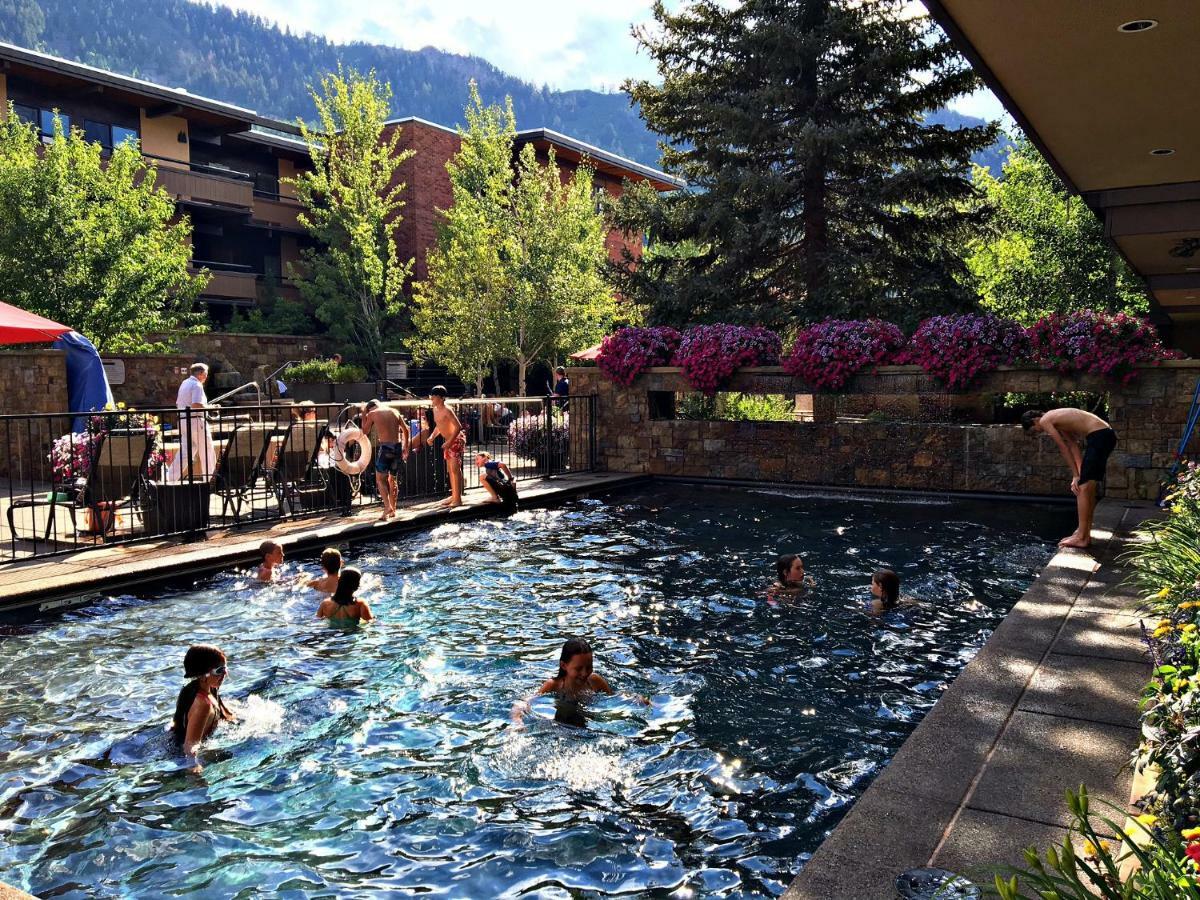 Aspen Square Condominium Hotel Zewnętrze zdjęcie