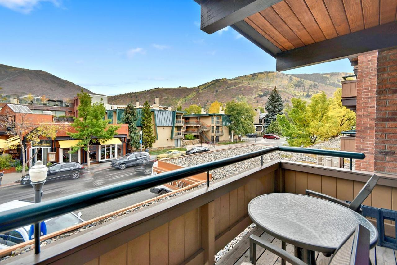 Aspen Square Condominium Hotel Zewnętrze zdjęcie