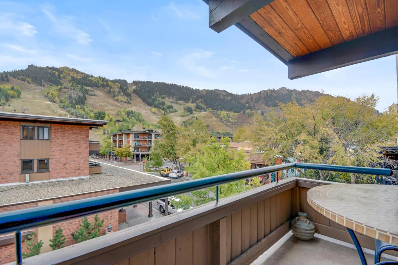Aspen Square Condominium Hotel Zewnętrze zdjęcie